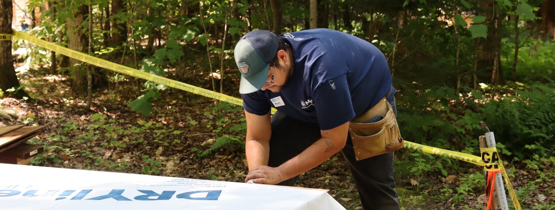 Mario Cruz, a 2024 MDS Canada Service Scholarship recipient, constructs a cabin at an MDS Family Project near Bancroft, Ontario. MDS photo/Nikki Hamm Gwala