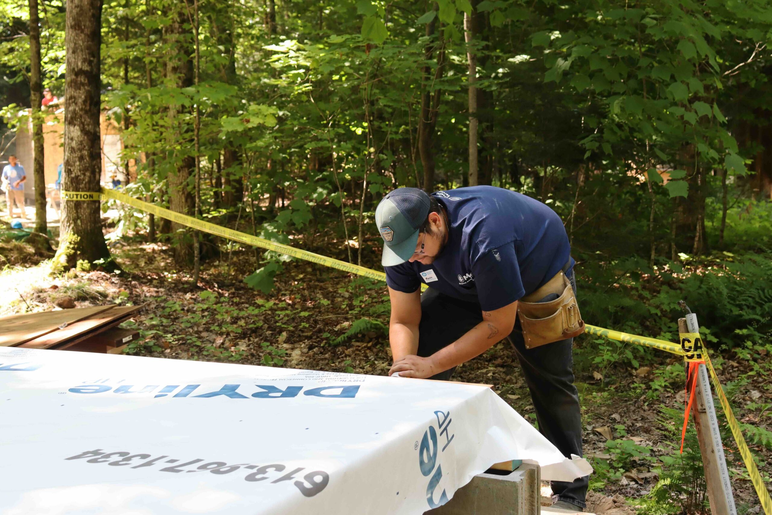 Mario Cruz works on a cabin build at the MDS Family Project near Bancroft, Ontario.MDS photo/Nikki Hamm Gwala