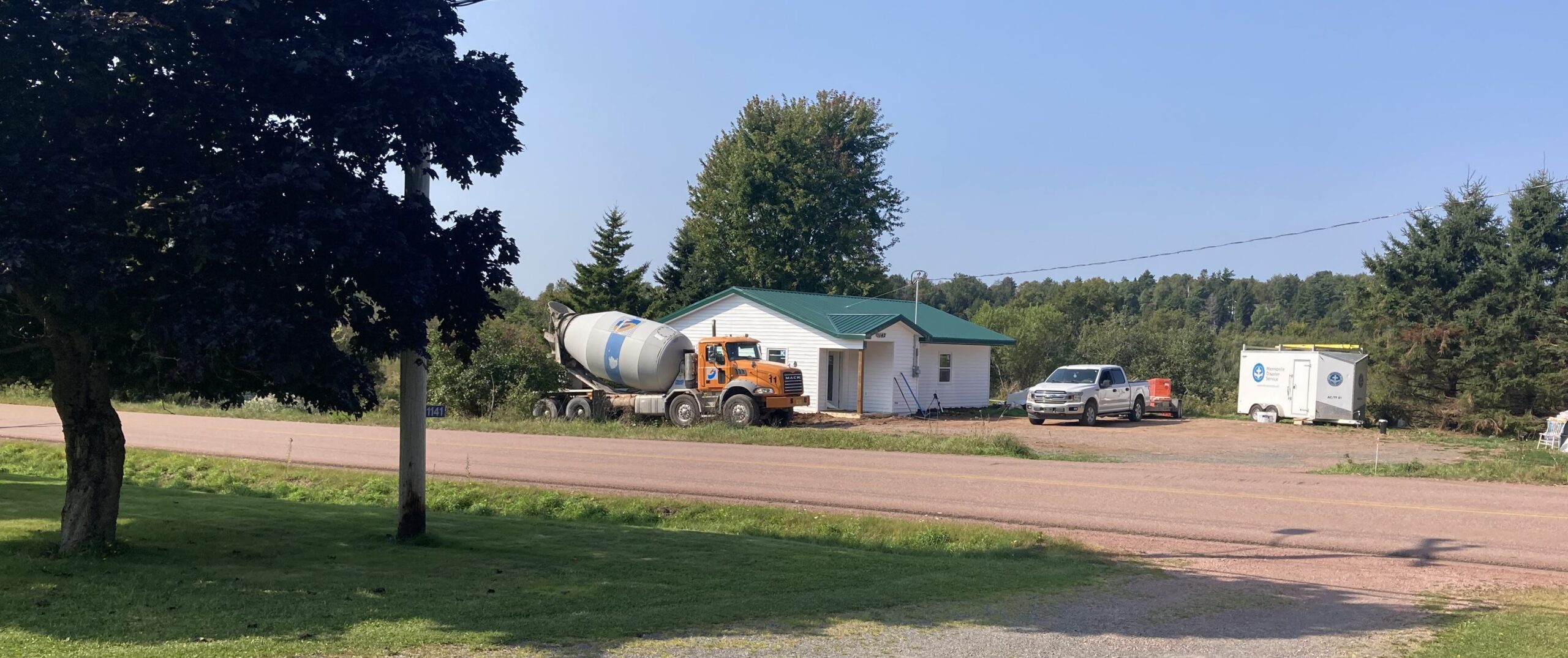 Voluteers from Bethel Mennonite Church in Waterville, Nova Scotia, built a new house for Beverly DeVough in two months. Photo courtesy of Benny Penner.